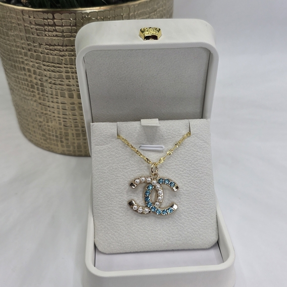 Authentic CHANEL Gold and Turquoise Necklace - Picture 6 of 6